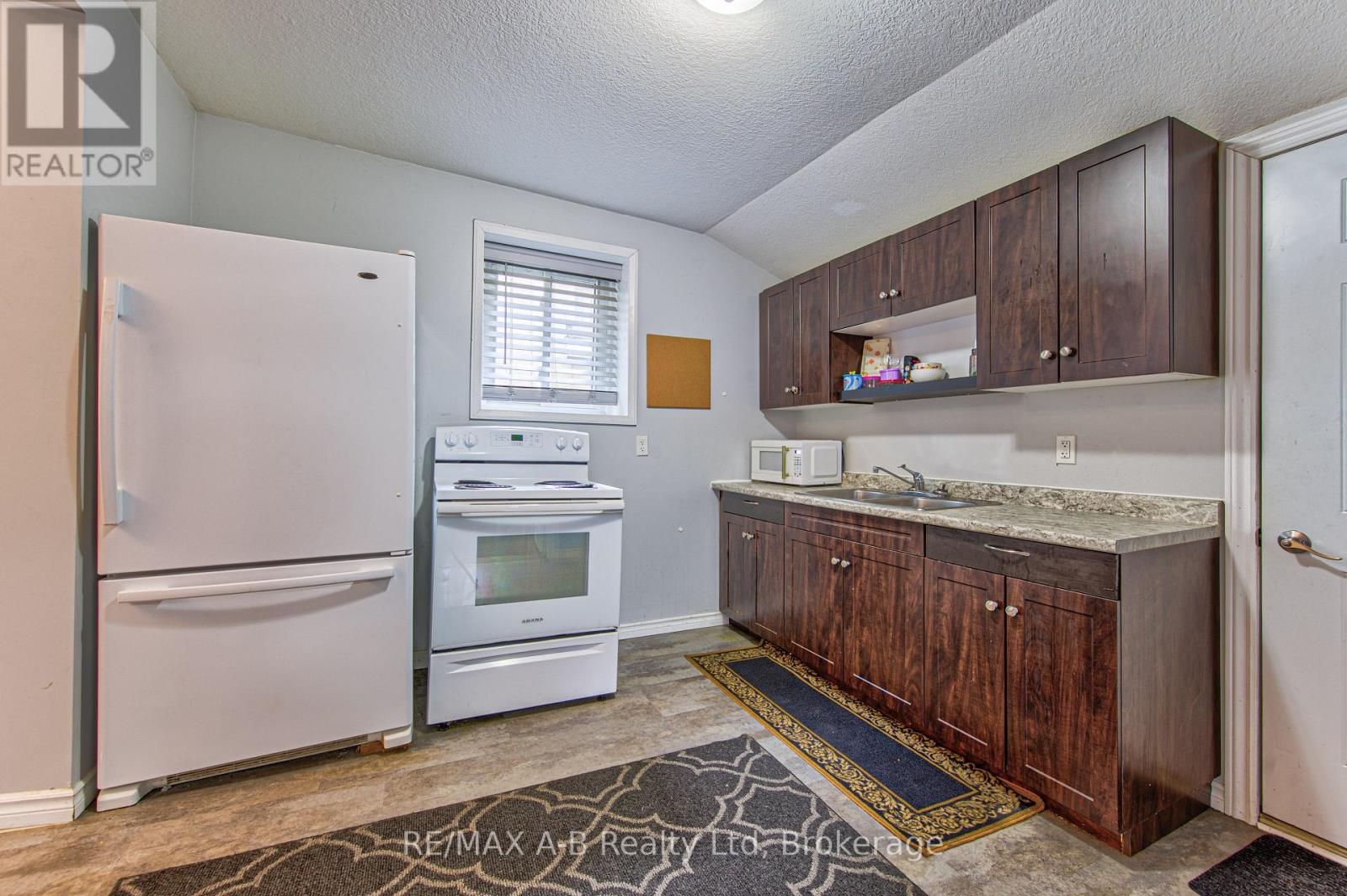 40 Douro Street Property Photo 12