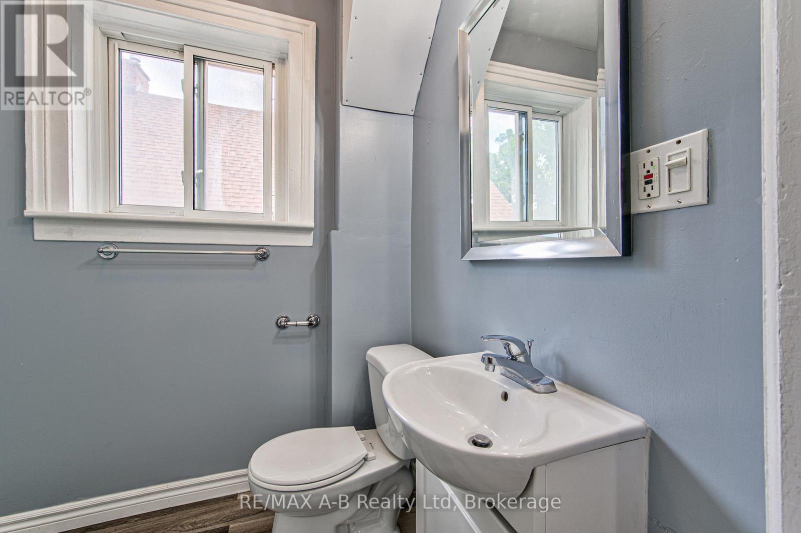 40 Douro Street Property Photo 25