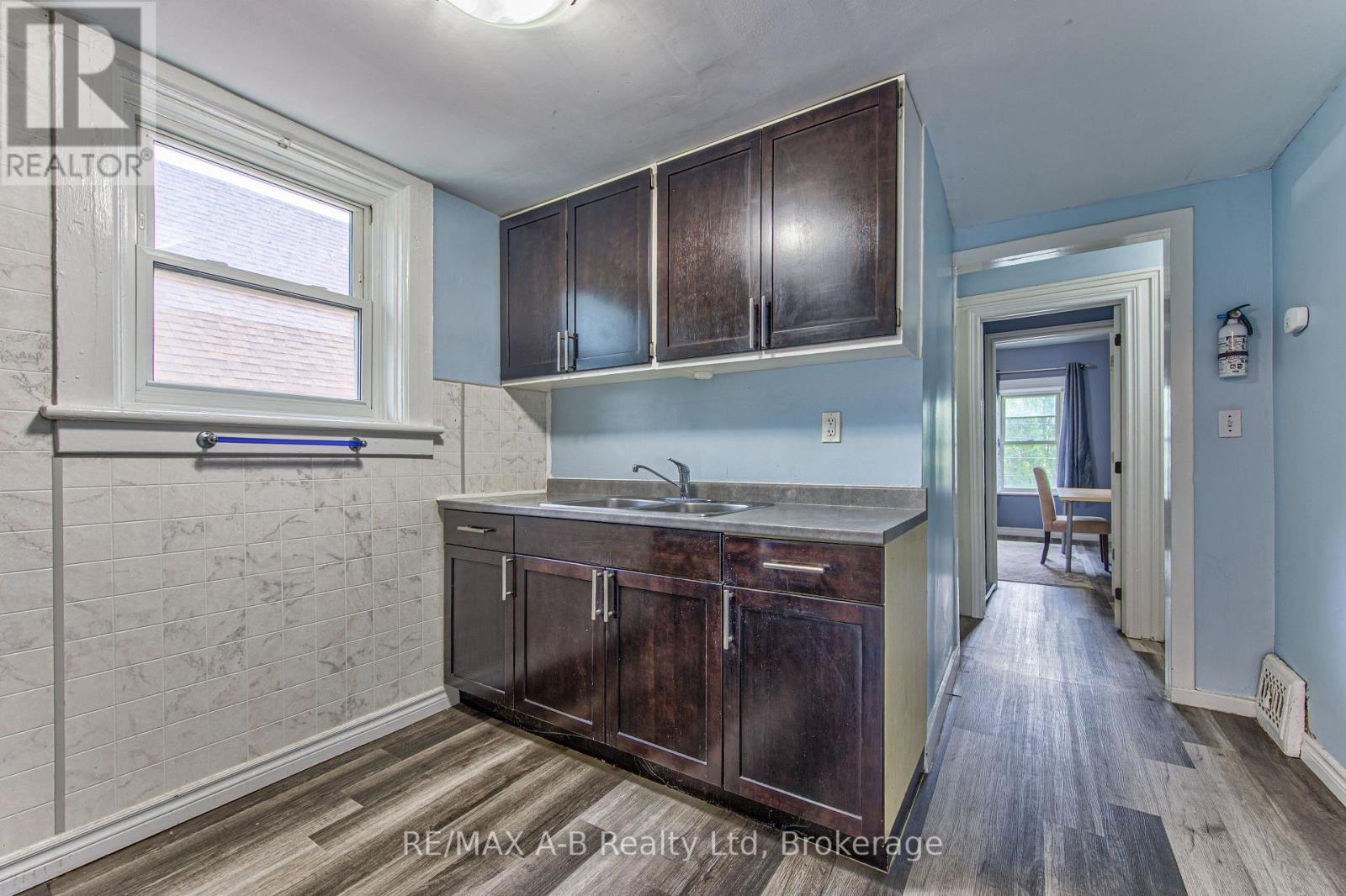 40 Douro Street Property Photo 28