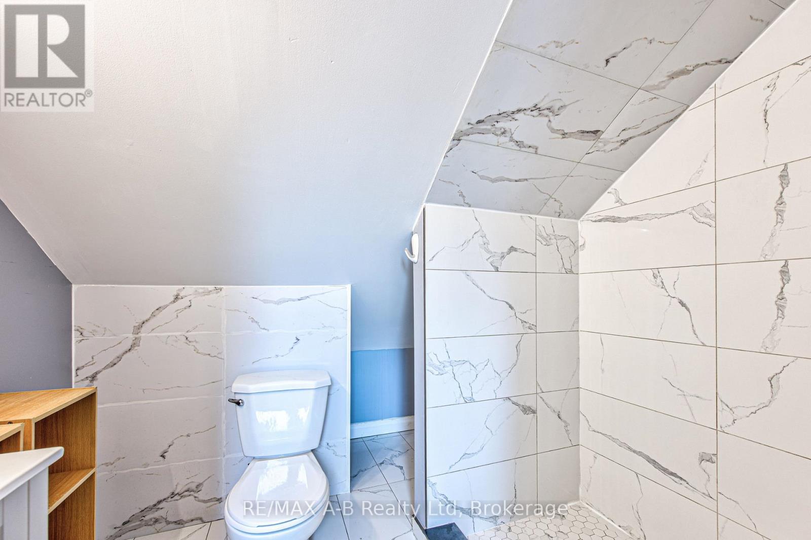 40 Douro Street Property Photo 37