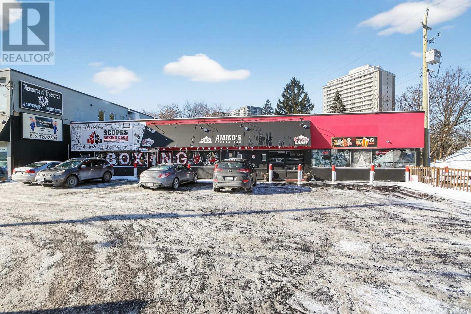 858 MERIVALE ROAD Property Photo 1