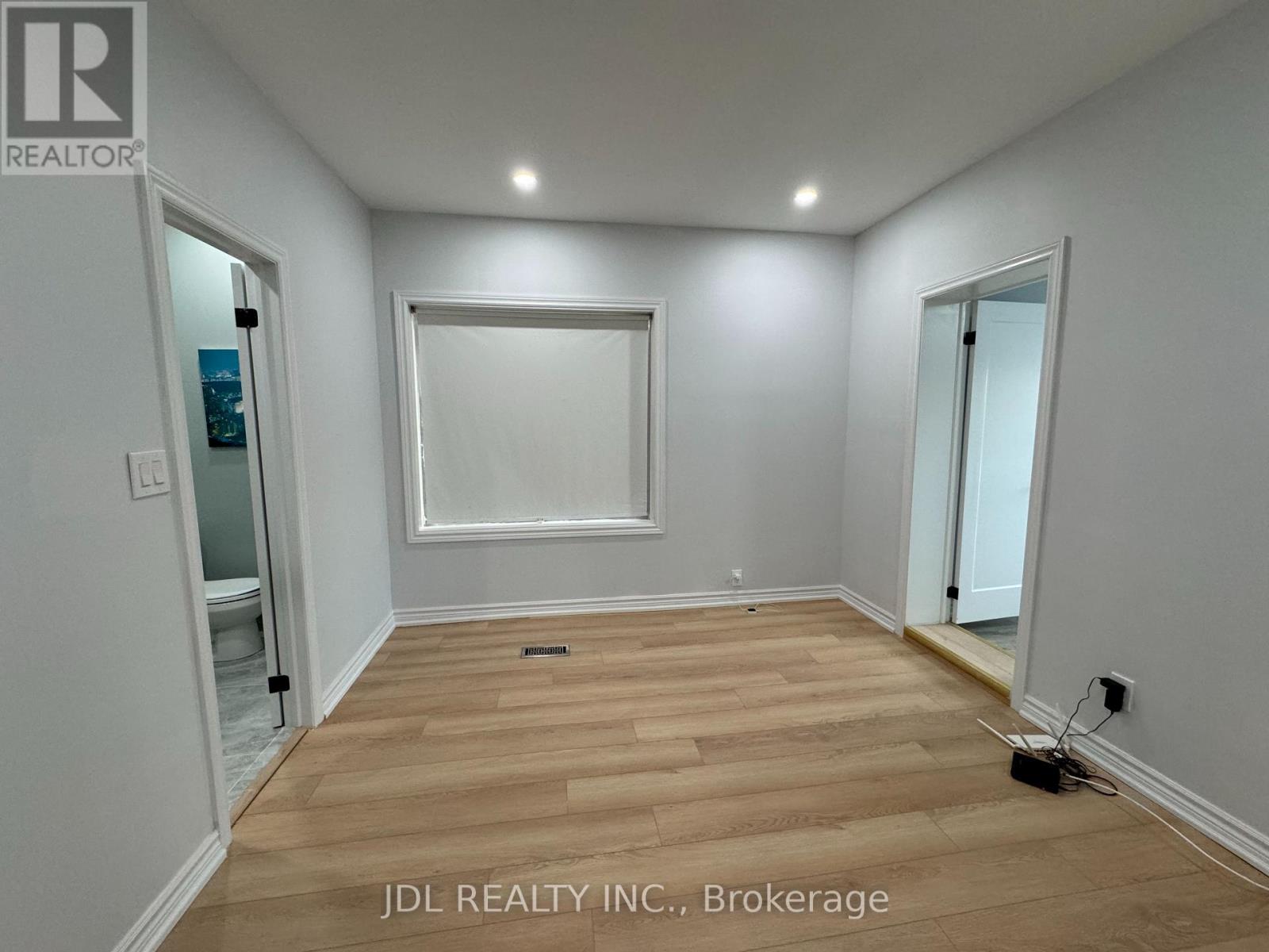 Main - 4750 Saint Lawrence Avenue Property Photo 6