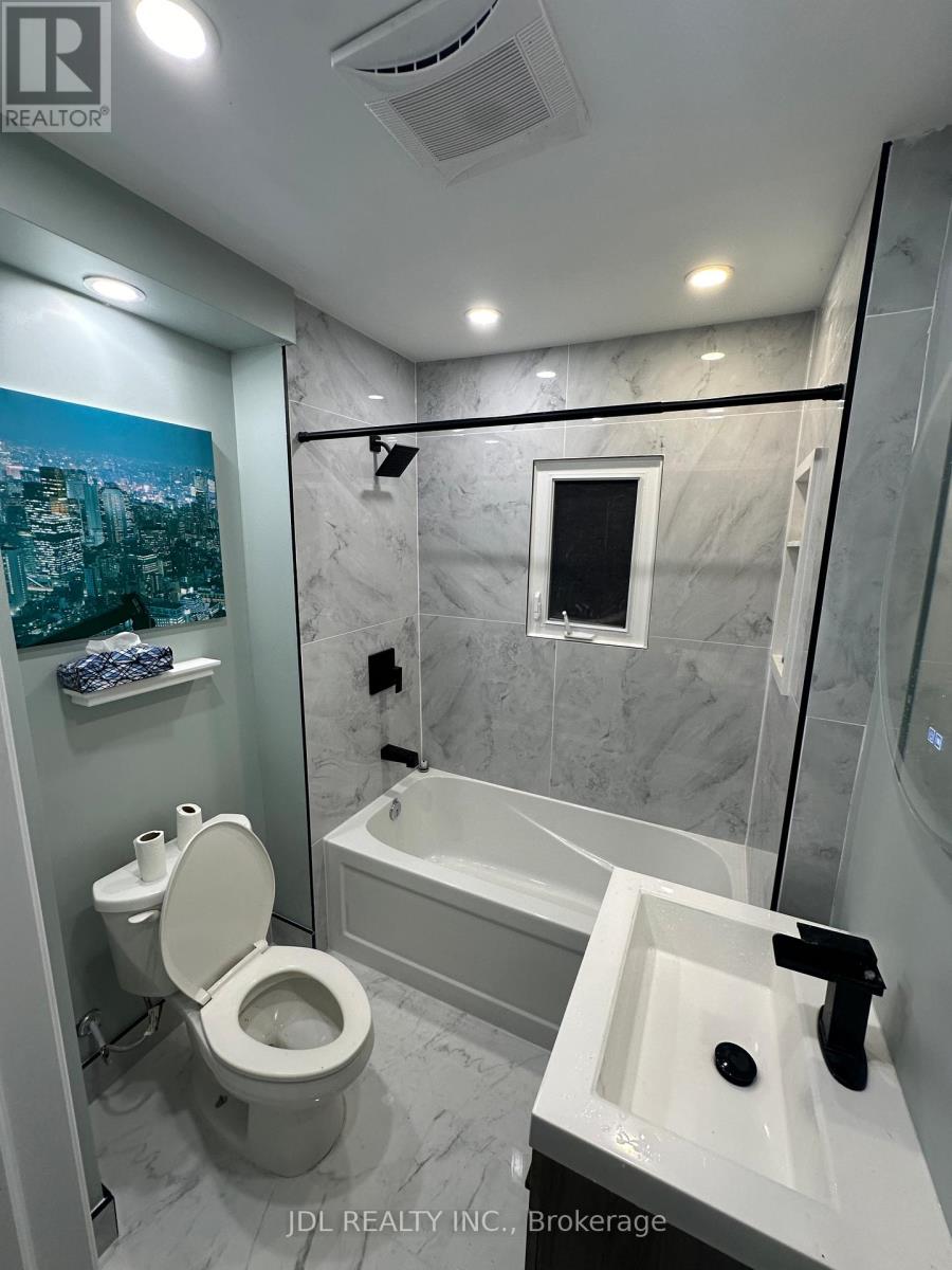 Main - 4750 Saint Lawrence Avenue Property Photo 8