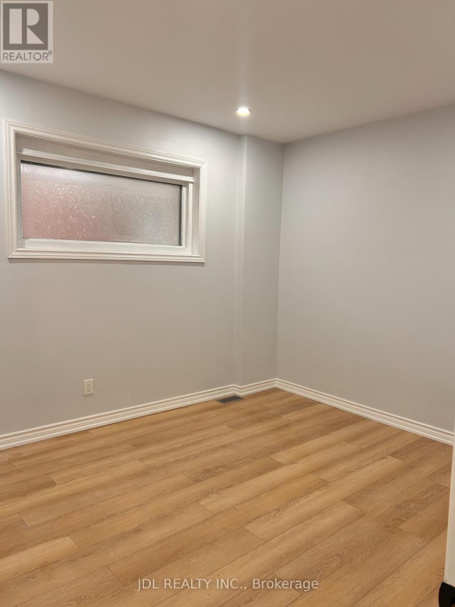 Main - 4750 Saint Lawrence Avenue Property Photo 9