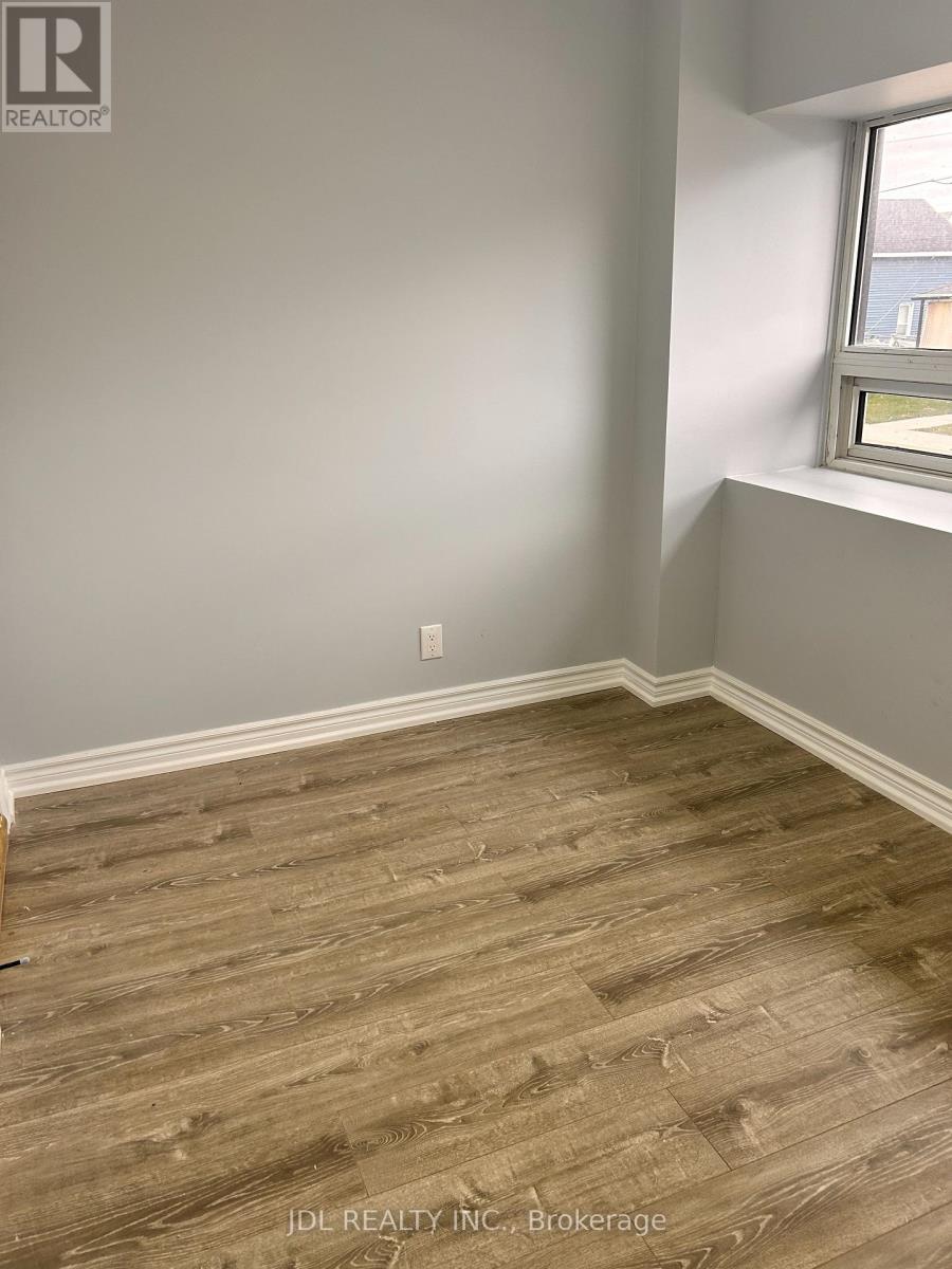 Main - 4750 Saint Lawrence Avenue Property Photo 12