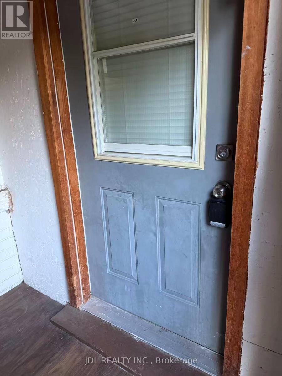 Main - 4750 Saint Lawrence Avenue Property Photo 14