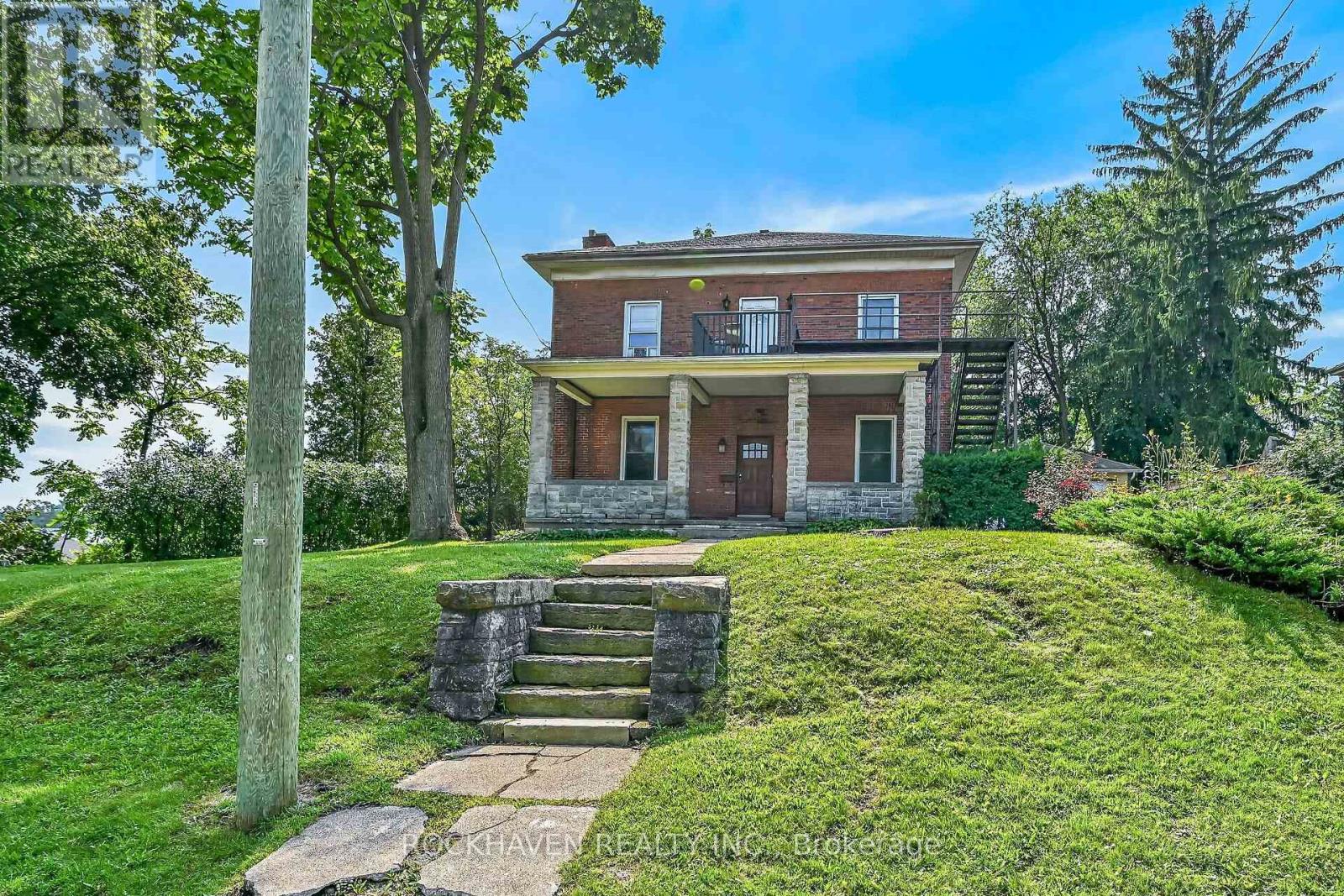 15 ST DAVID STREET W Property Photo 1