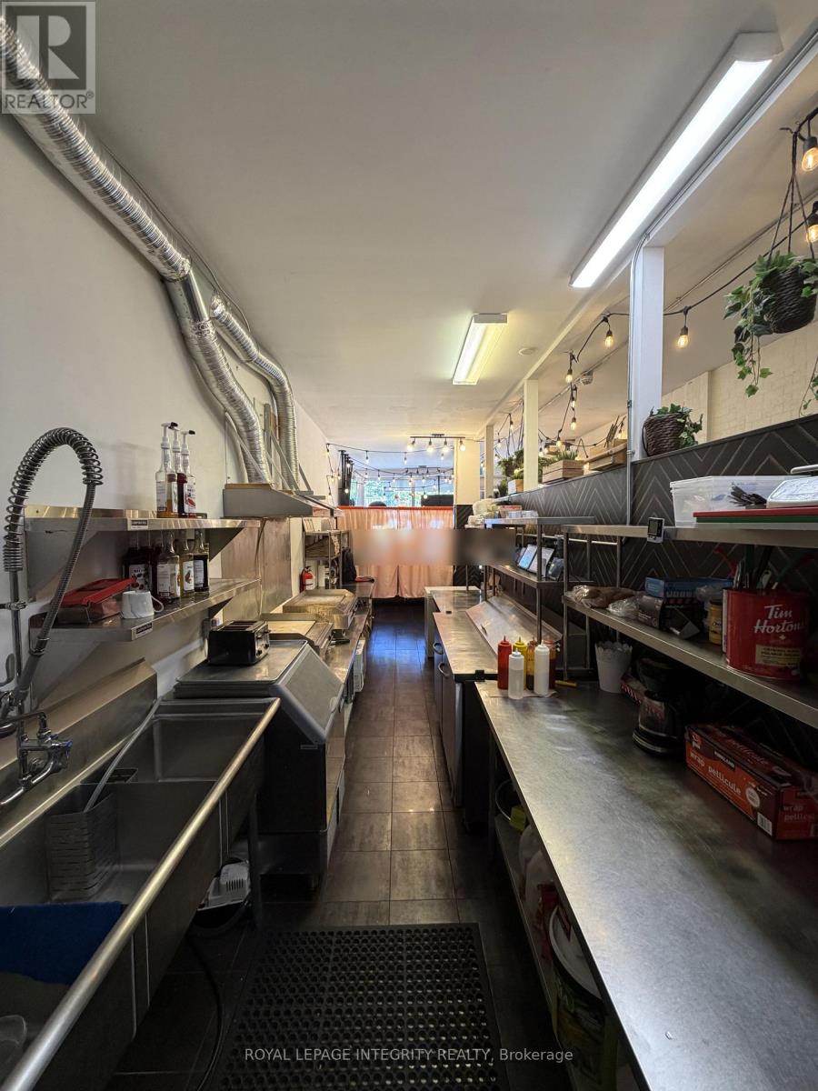 1196 Bank Street Property Photo 6