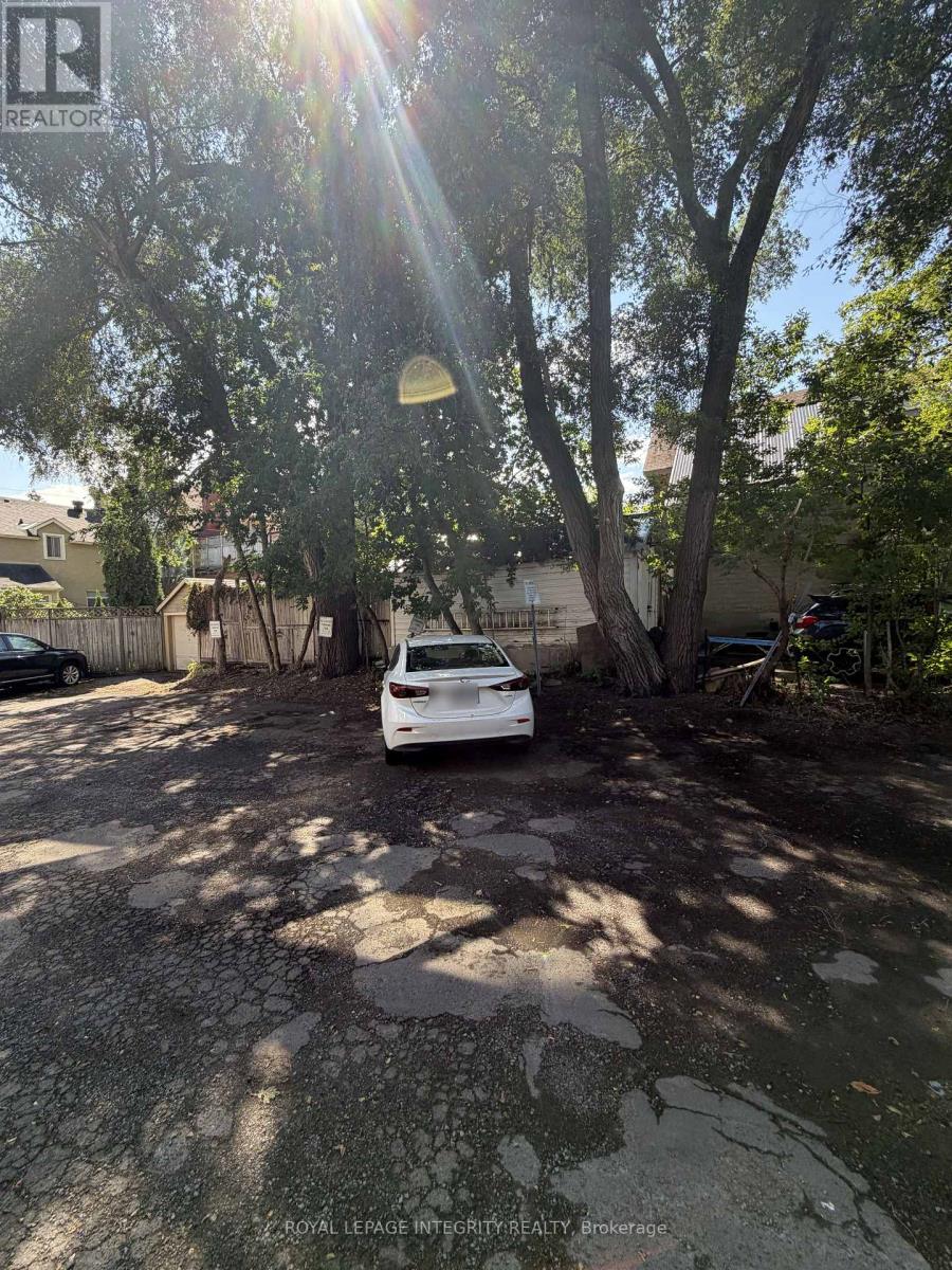 1196 Bank Street Property Photo 12