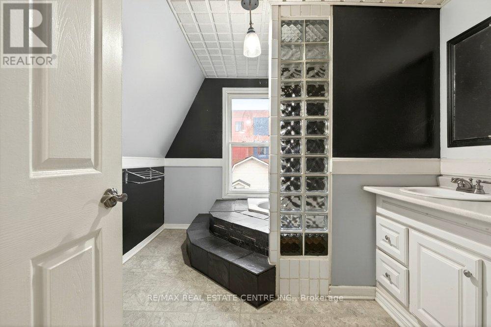23 Frederick Avenue Property Photo 21