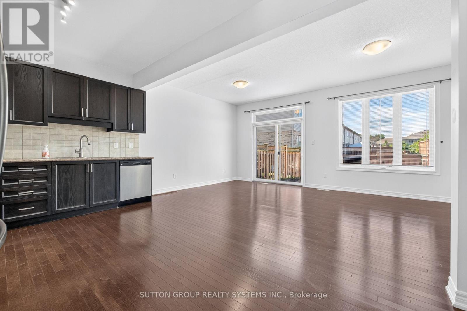 54 - 380 Lake Street Property Photo 12
