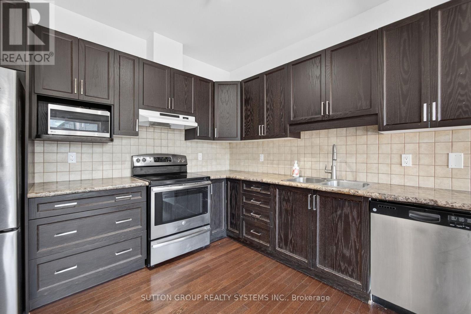 54 - 380 Lake Street Property Photo 15