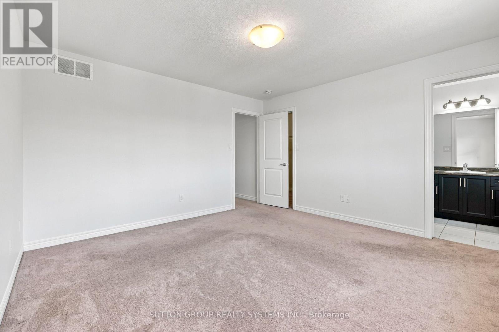 54 - 380 Lake Street Property Photo 28