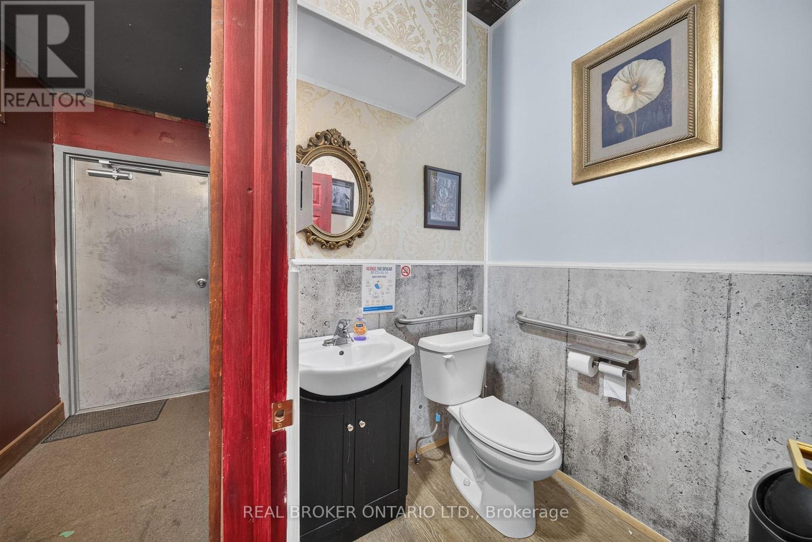 1523 Main Street E Property Photo 13