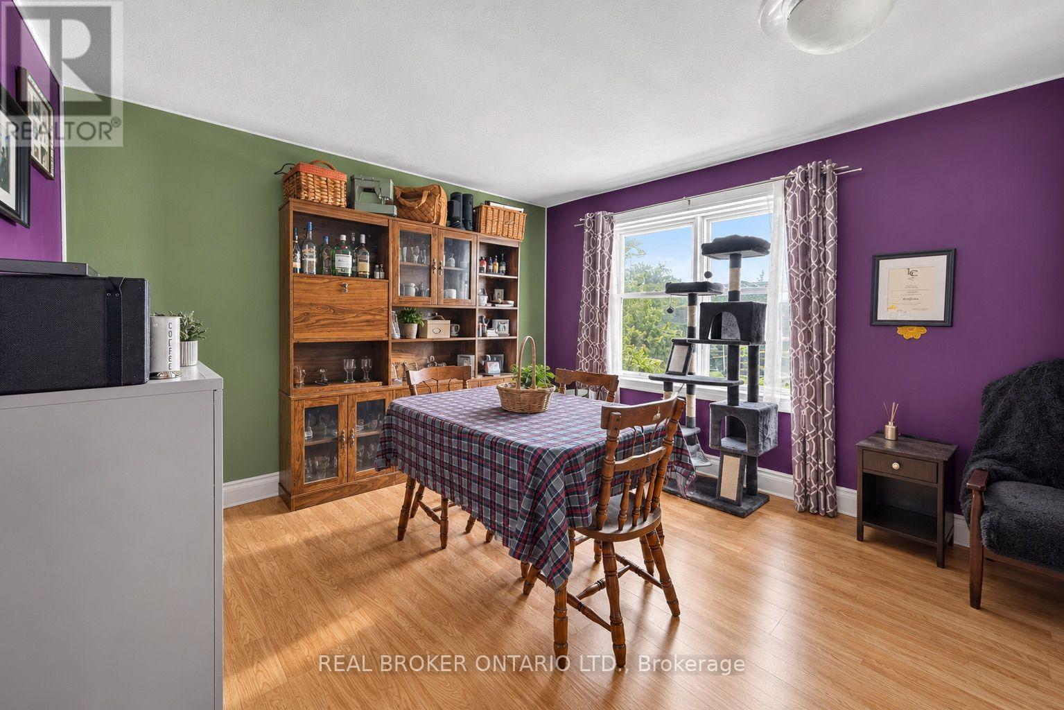 1523 Main Street E Property Photo 23