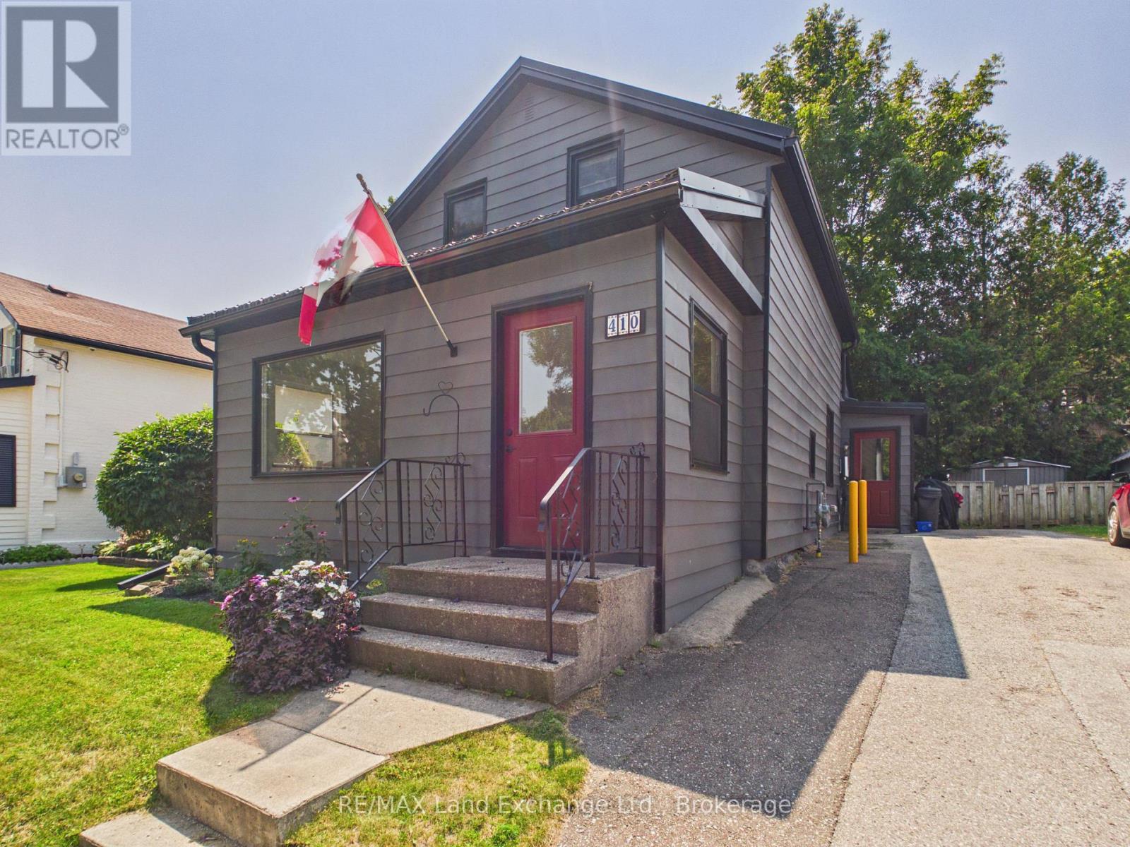 410 RUSSELL STREET