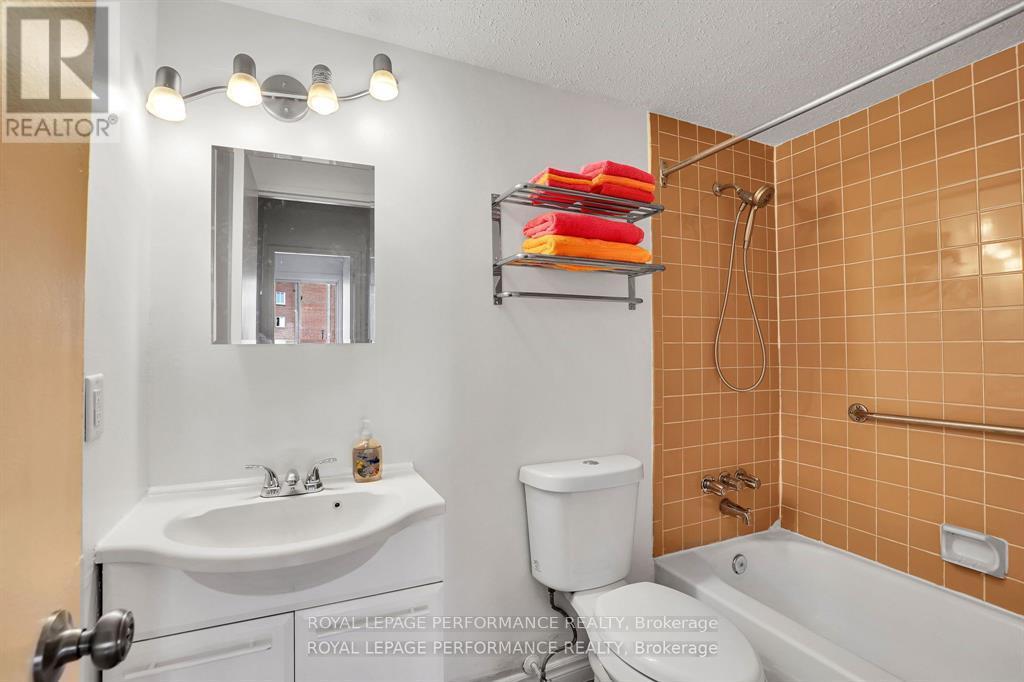 208c - 2044 Arrowsmith Drive Property Photo 20