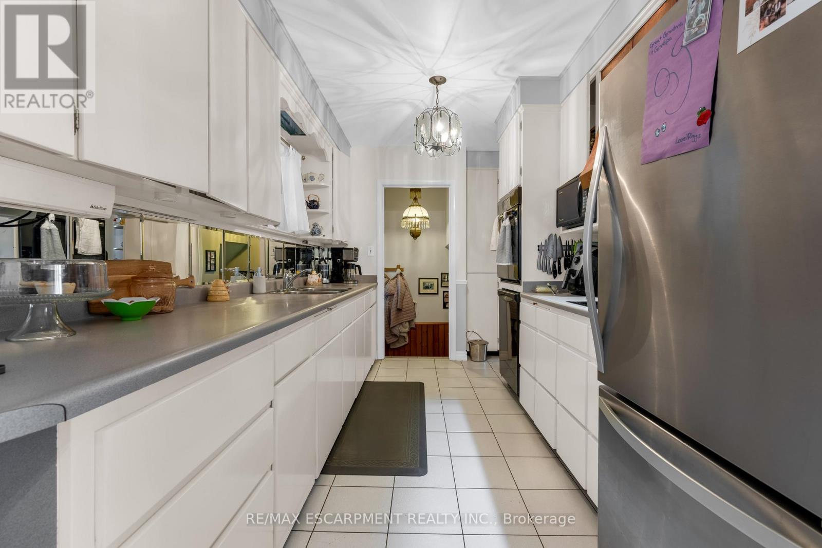 609 Green Mountain Road E Property Photo 9