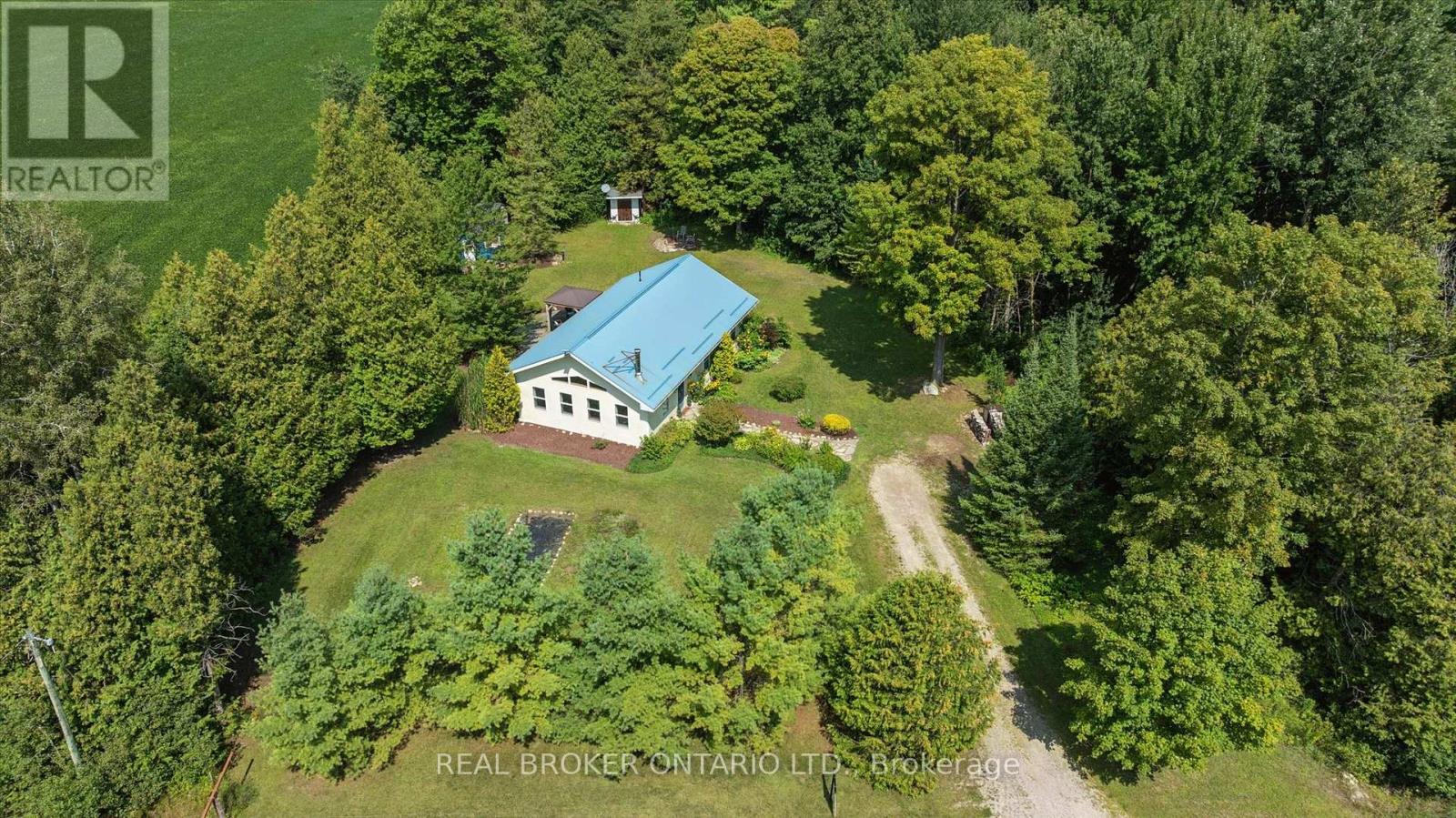 5578 11th Line Property Photo 1