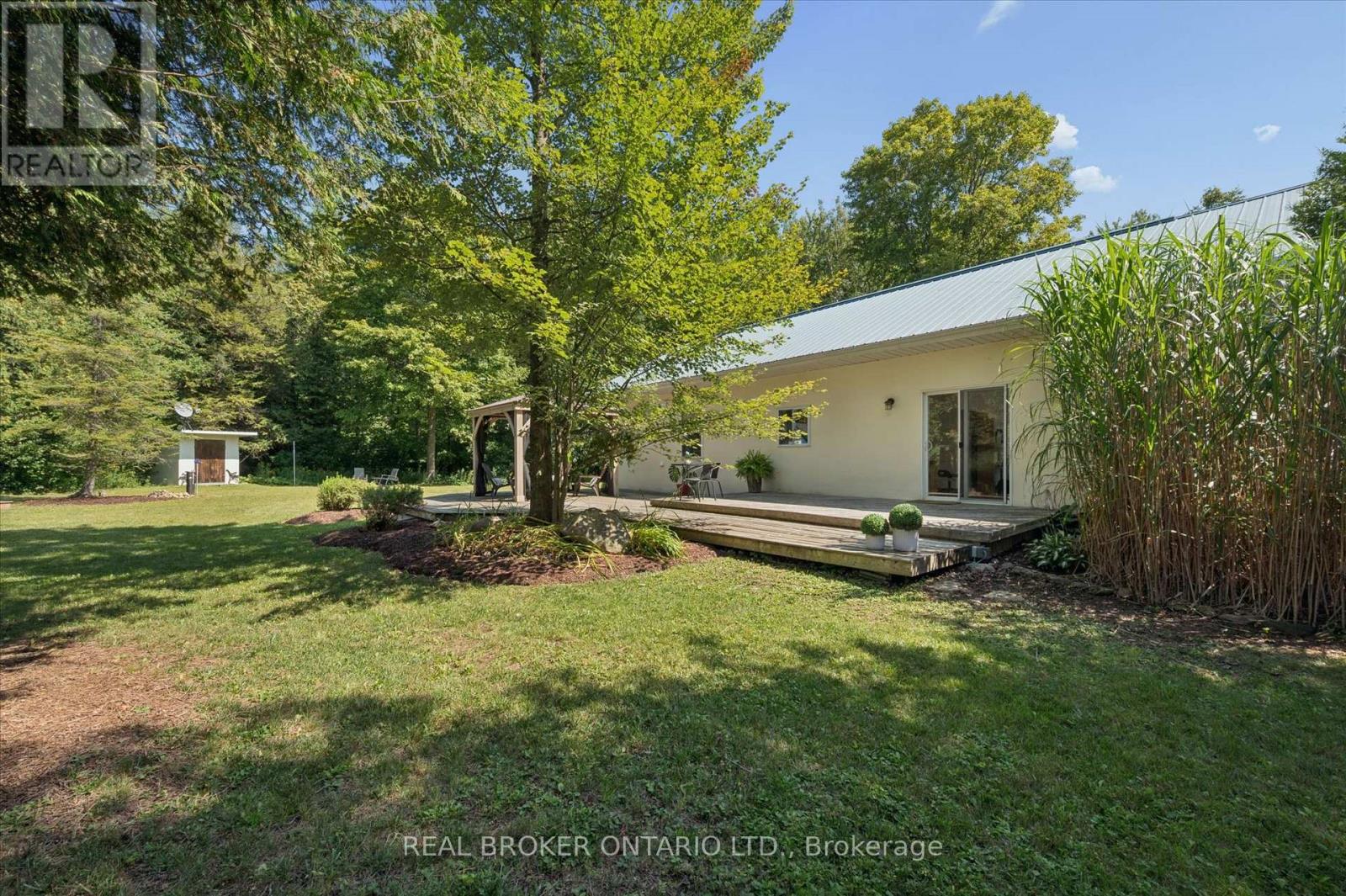 5578 11th Line Property Photo 20