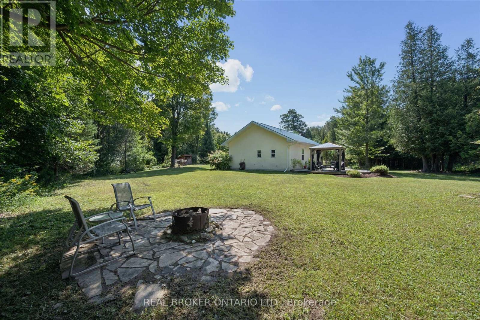 5578 11th Line Property Photo 22