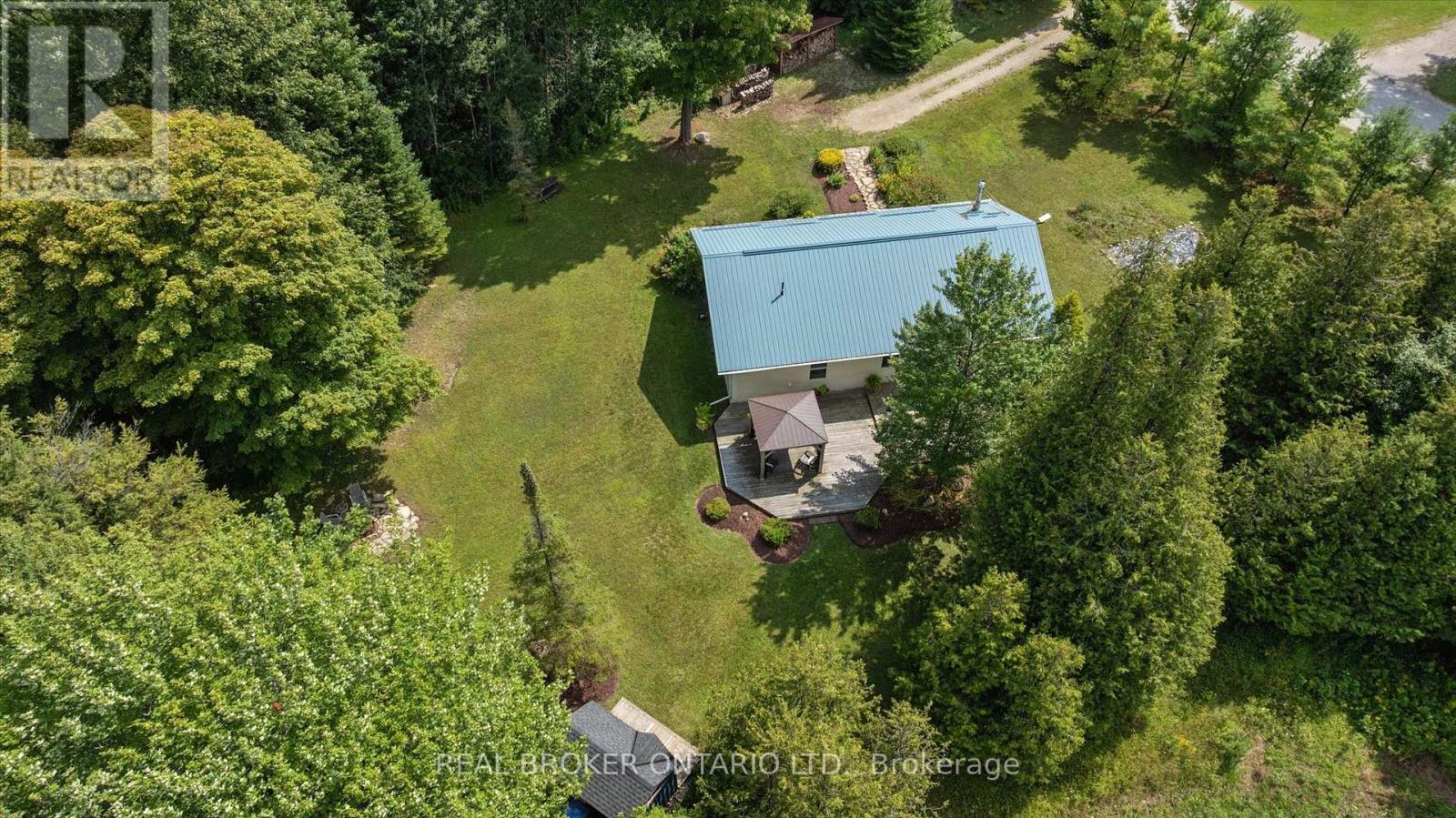 5578 11th Line Property Photo 24