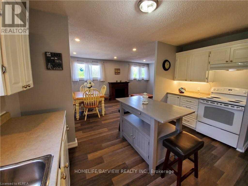 9 Bridge Street Property Photo 6