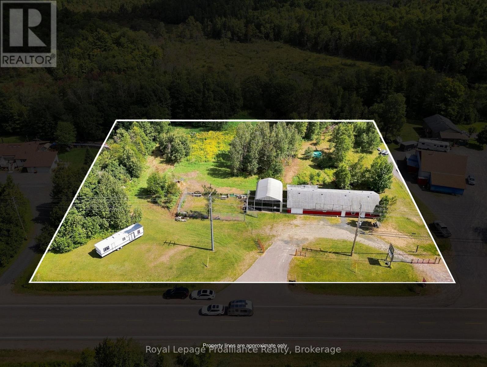 12541 Highway 41 Property Photo 1