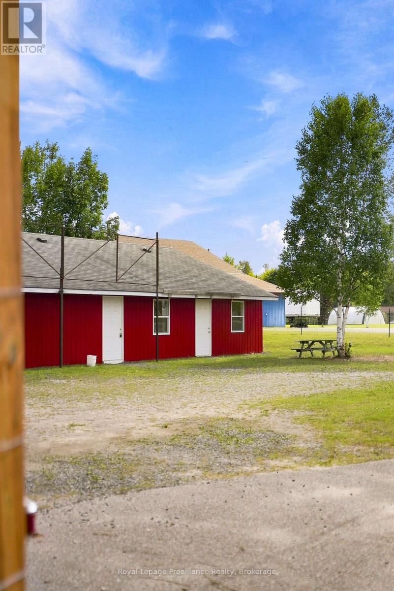 12541 Highway 41 Property Photo 5
