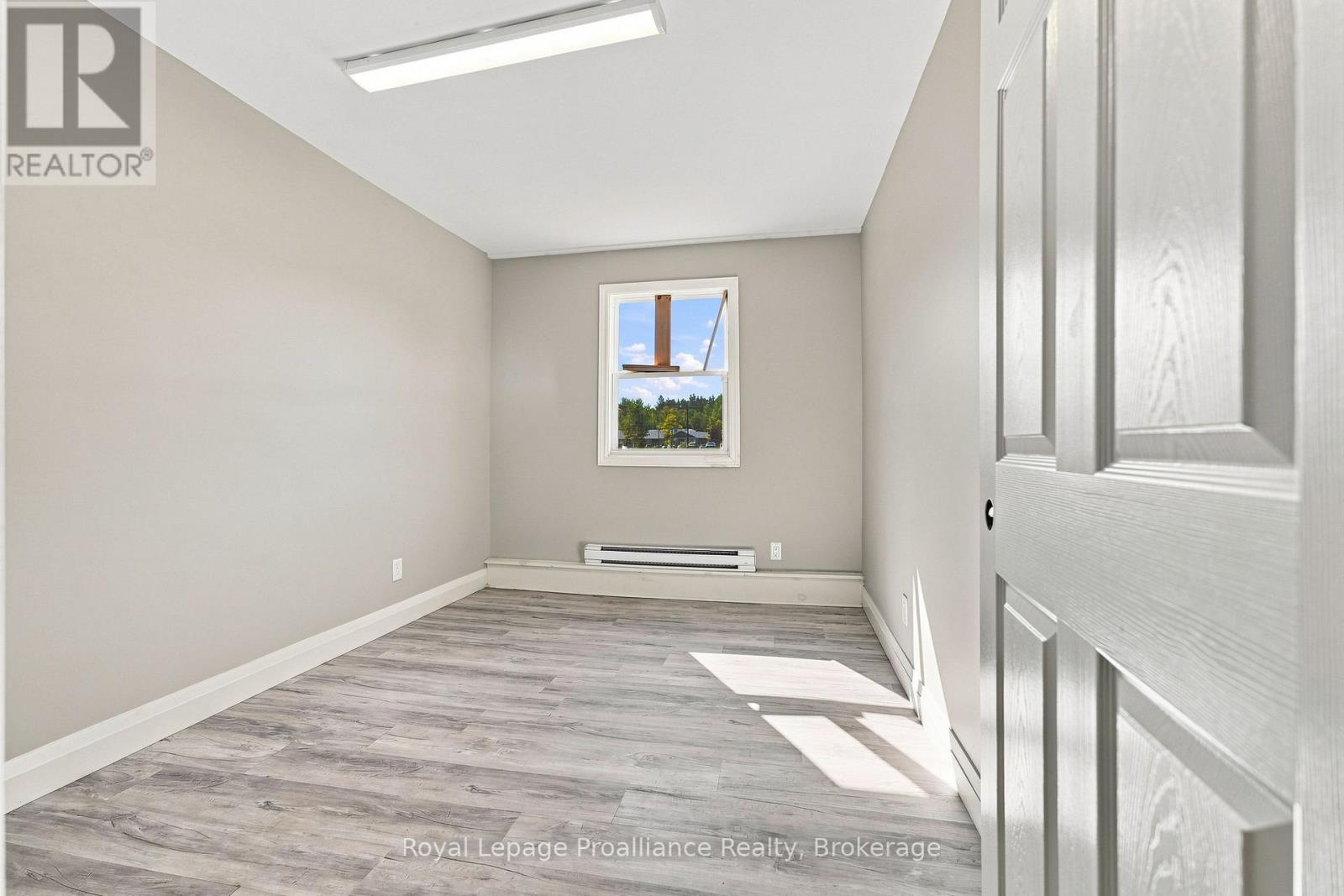 12541 Highway 41 Property Photo 11