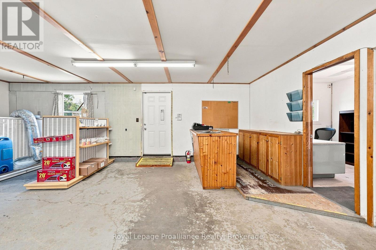 12541 Highway 41 Property Photo 24