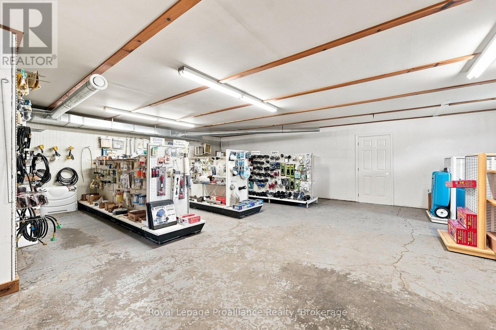 12541 Highway 41 Property Photo 27