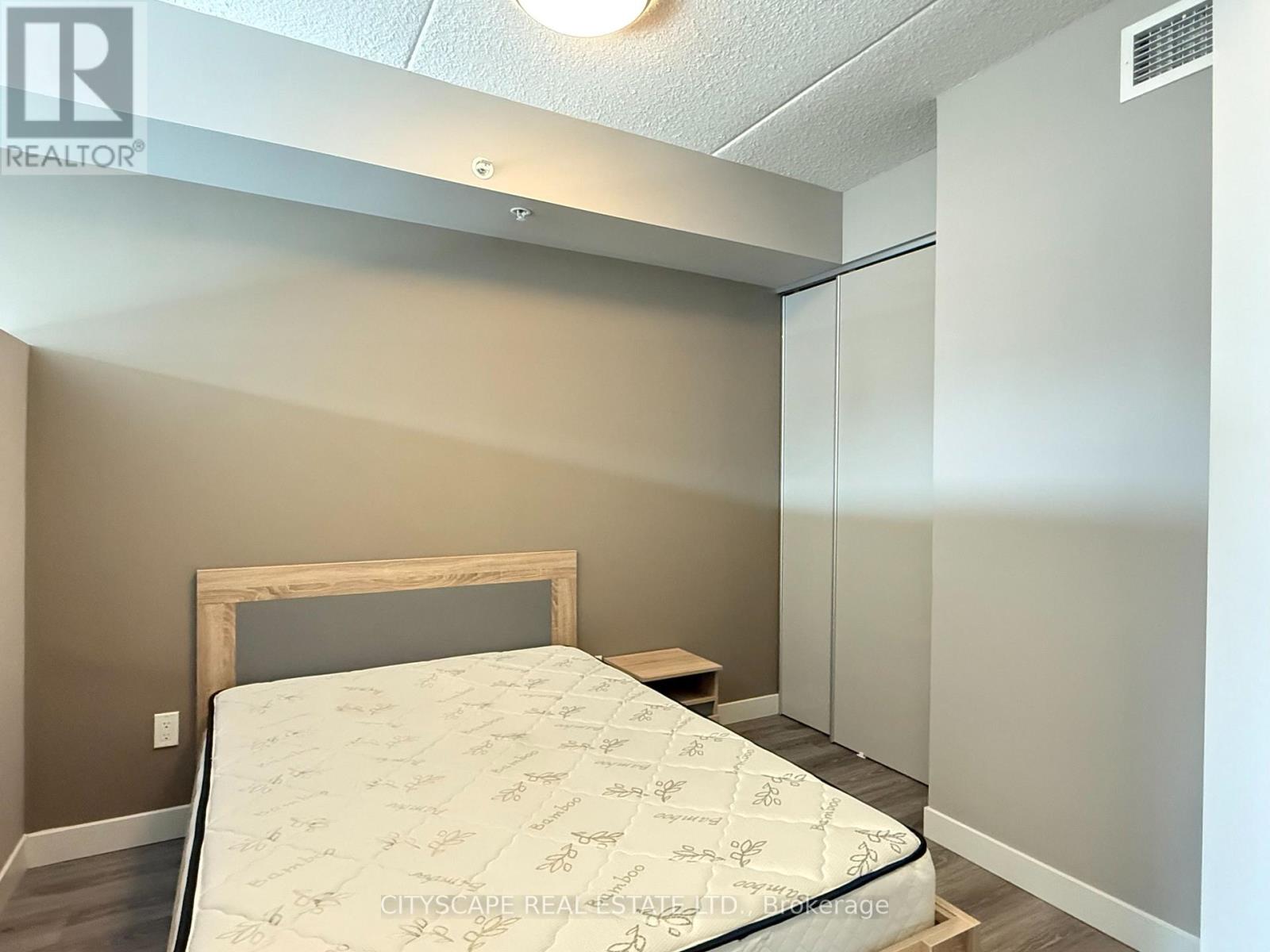 511 - 308 Lester Street Property Photo 12