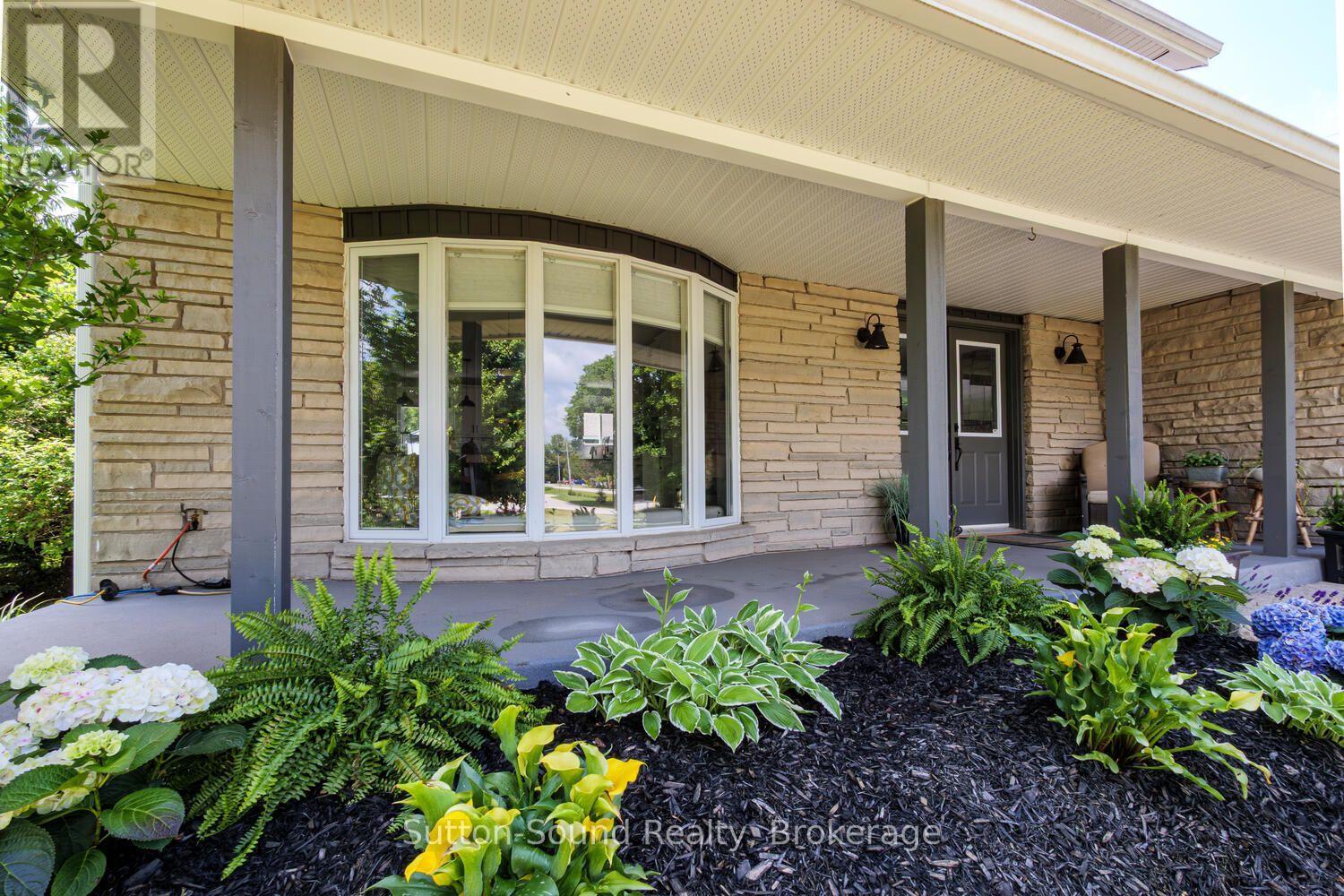 35 Pine Tree Drive Property Photo 5