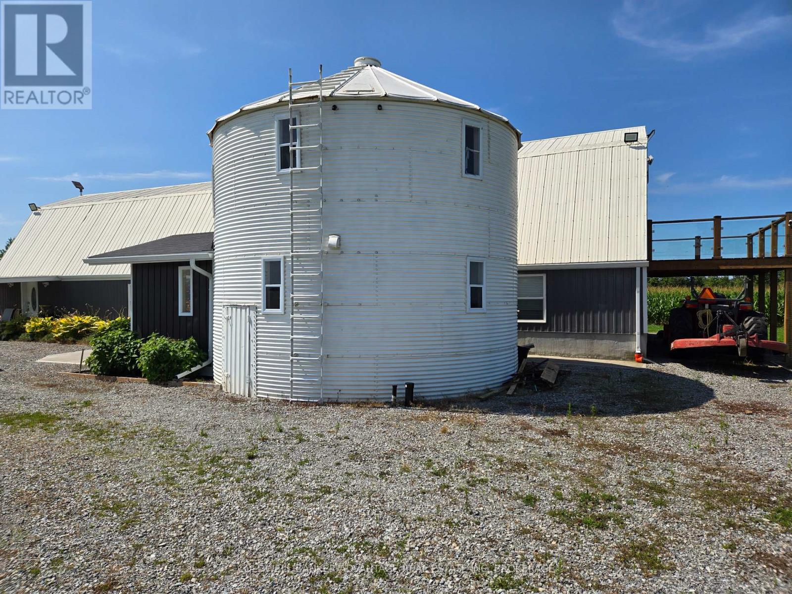 8731 Ridge Road Property Photo 3