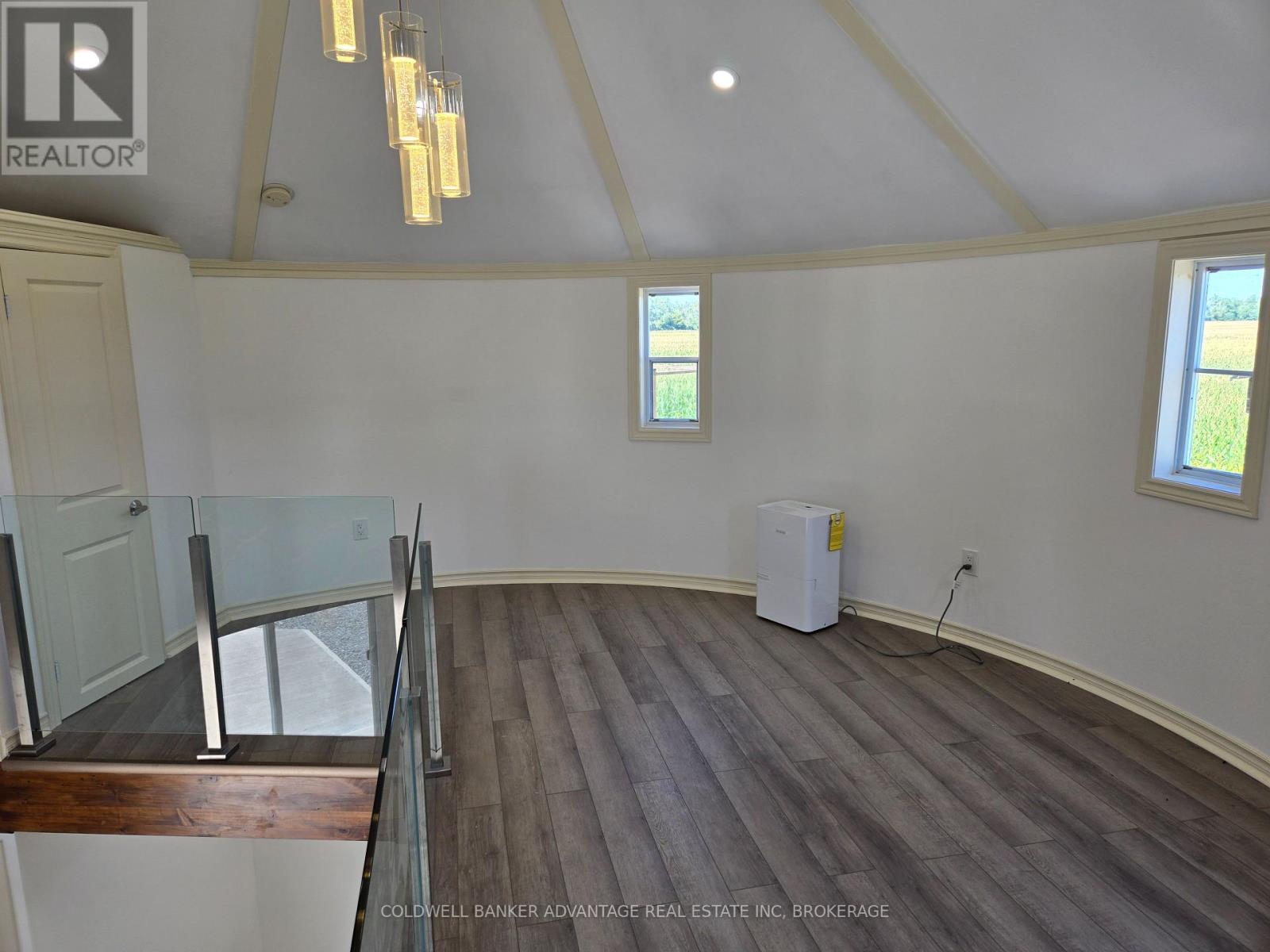 8731 Ridge Road Property Photo 13
