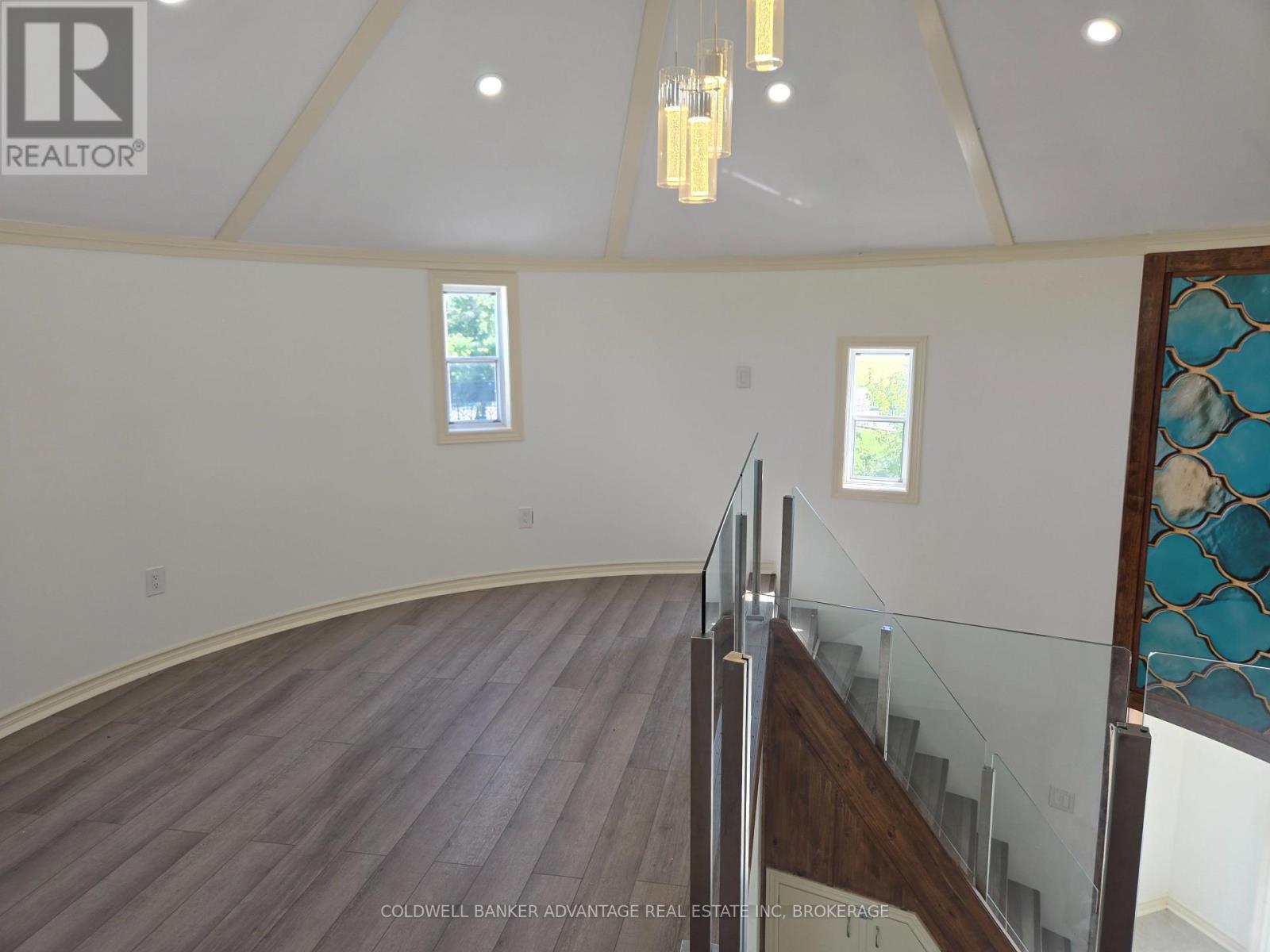 8731 Ridge Road Property Photo 14