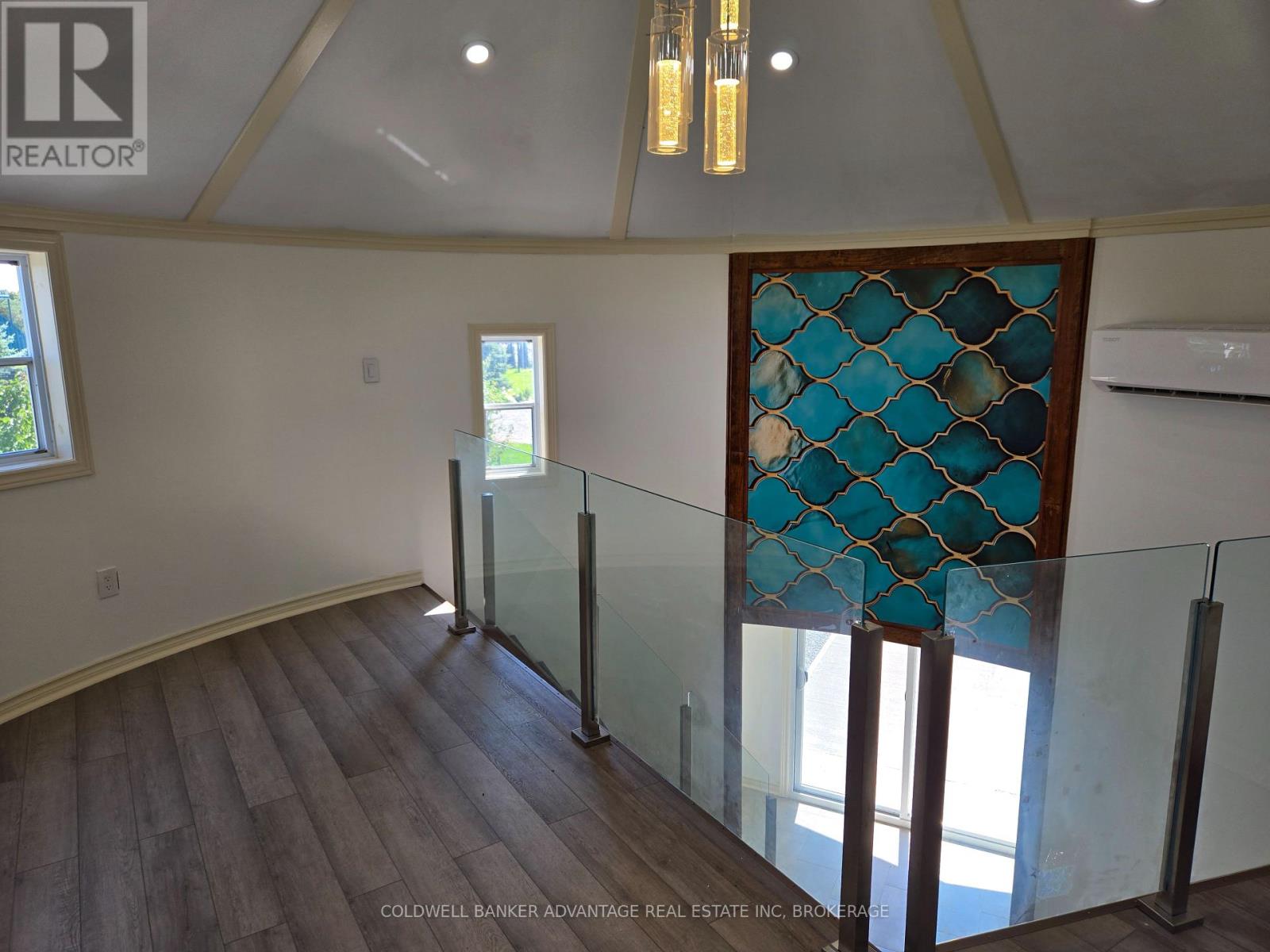 8731 Ridge Road Property Photo 16