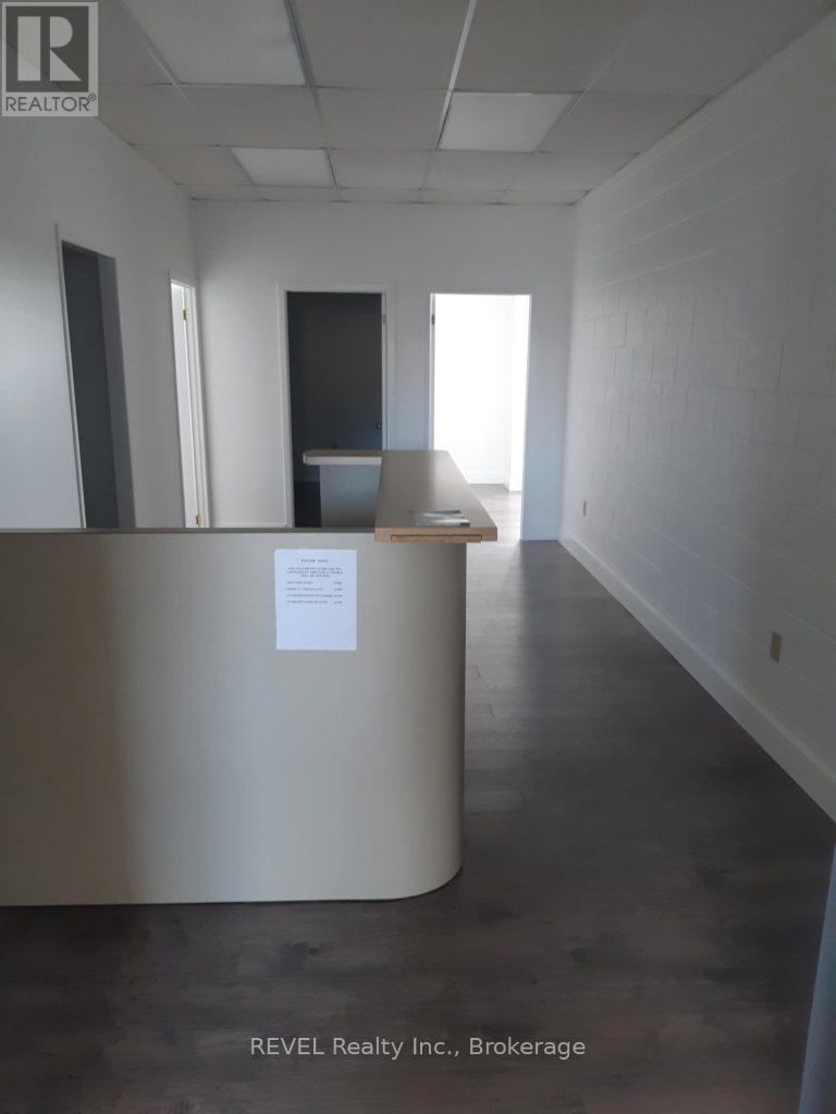 203a&b - 112 Queenston Street Property Photo 4