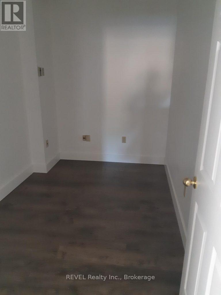 203a&b - 112 Queenston Street Property Photo 5