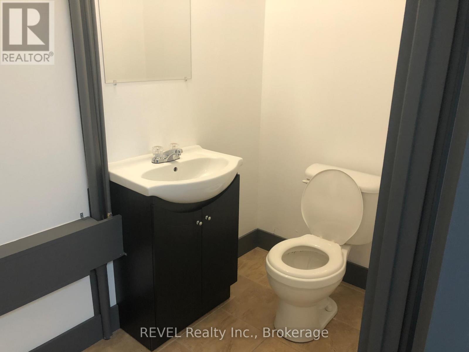 G2 - 112 Queenston Street Property Photo 3