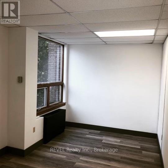 G4 - 112 Queenston Street Property Photo 6