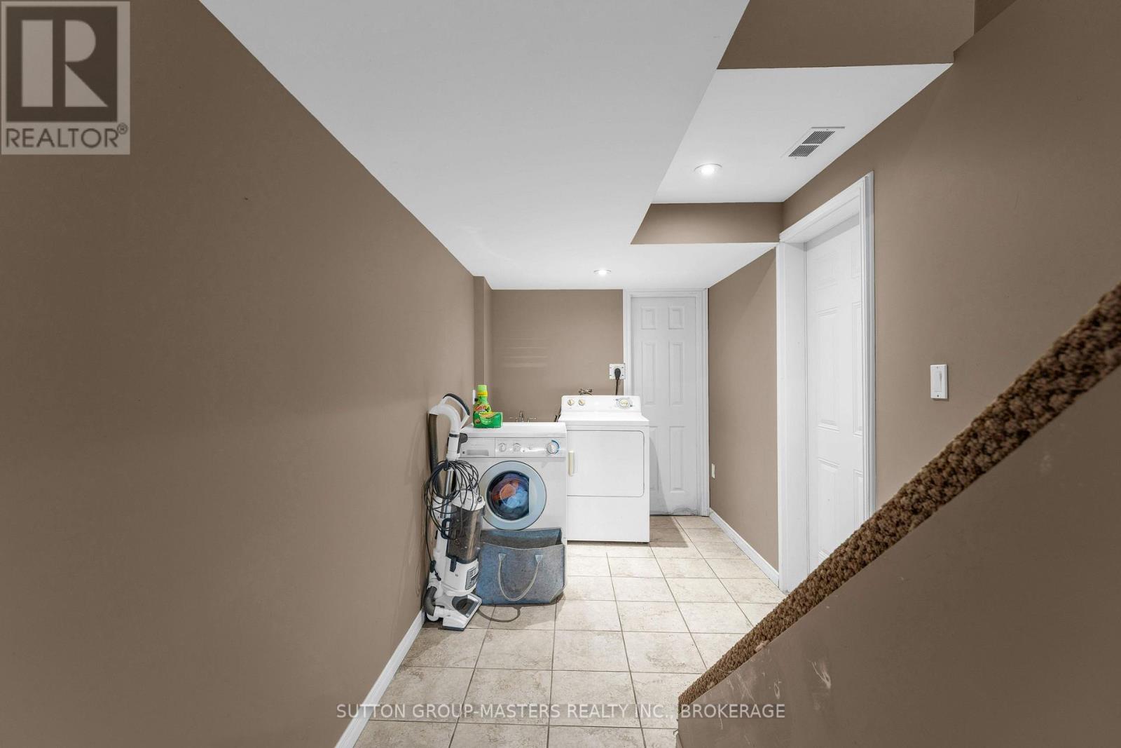 901 Newmarket Lane Property Photo 31