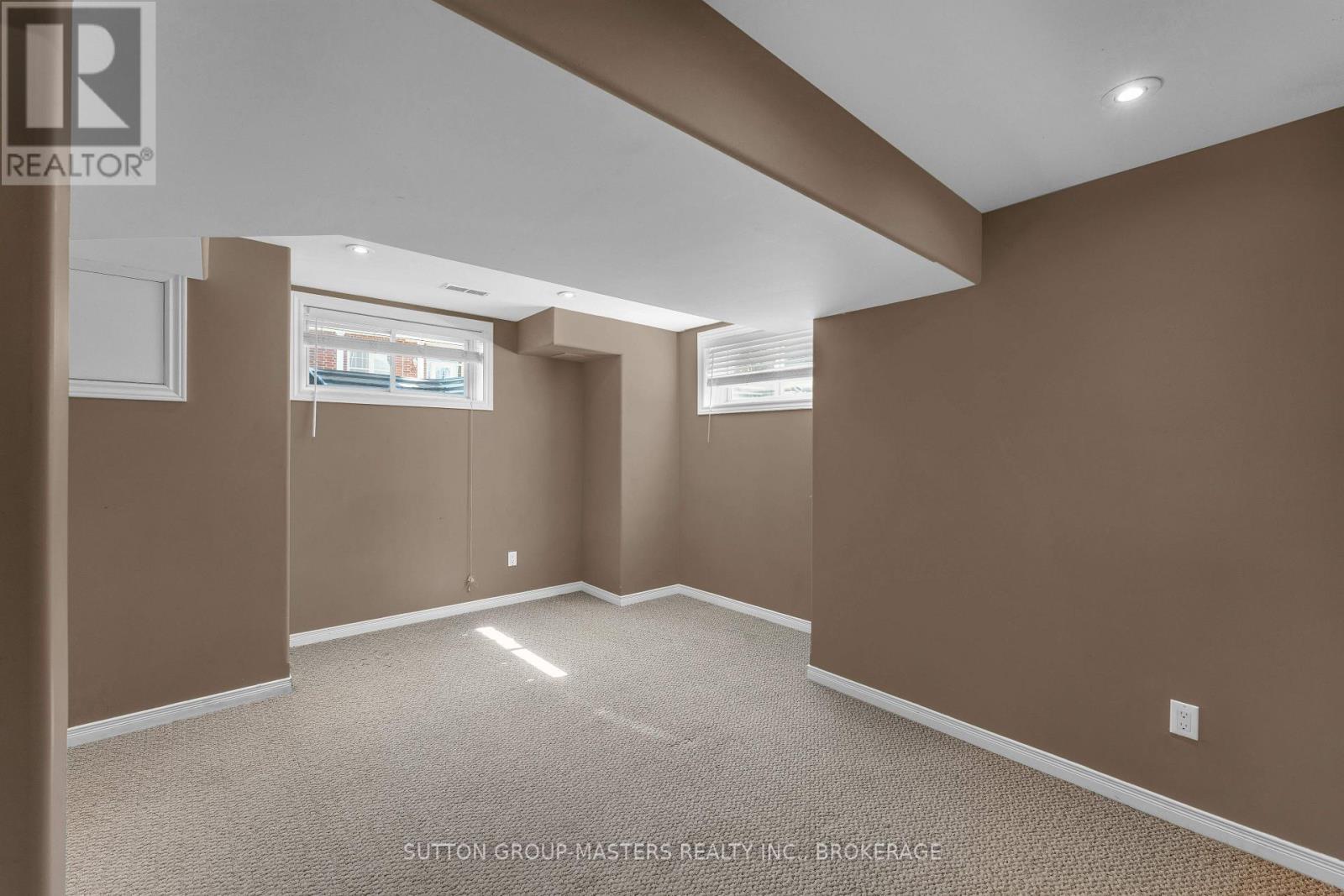 901 Newmarket Lane Property Photo 33