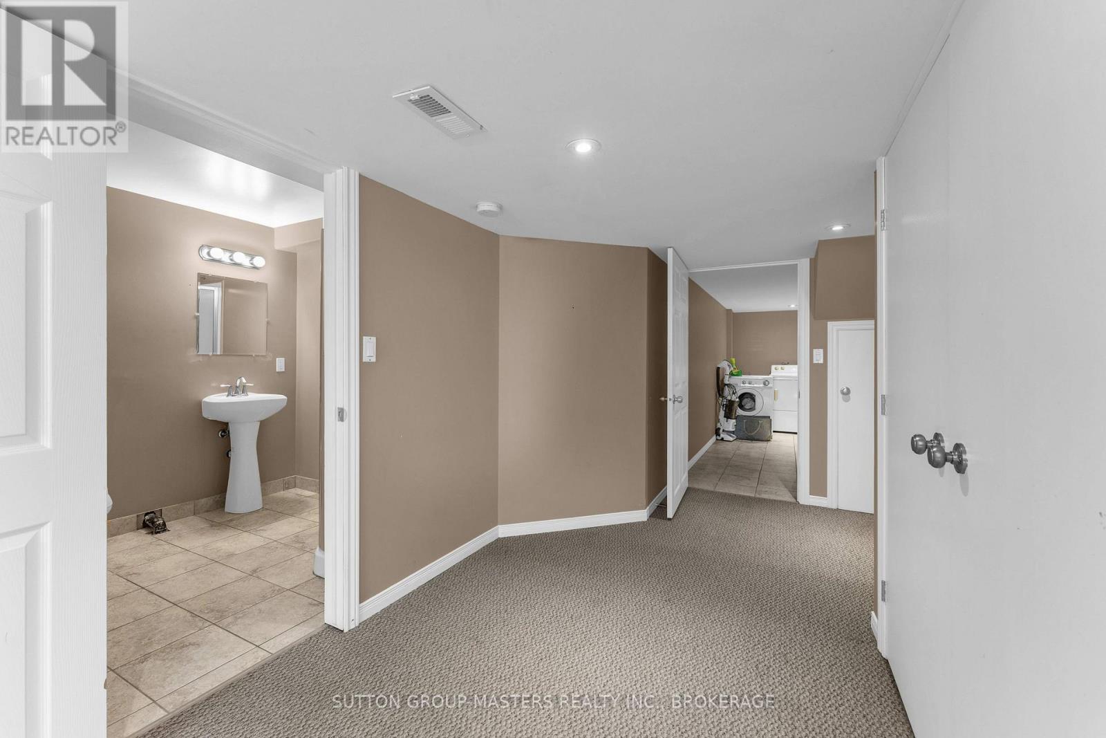 901 Newmarket Lane Property Photo 36