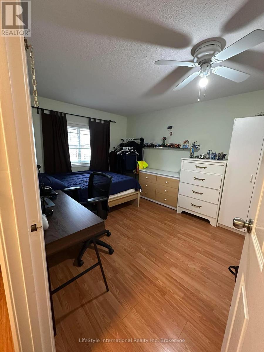 4 - 5982 Dunn Street Property Photo 9