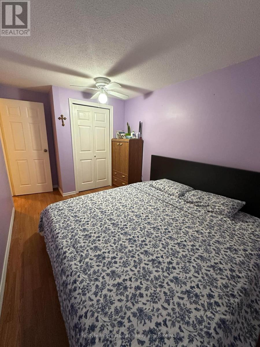 4 - 5982 Dunn Street Property Photo 12