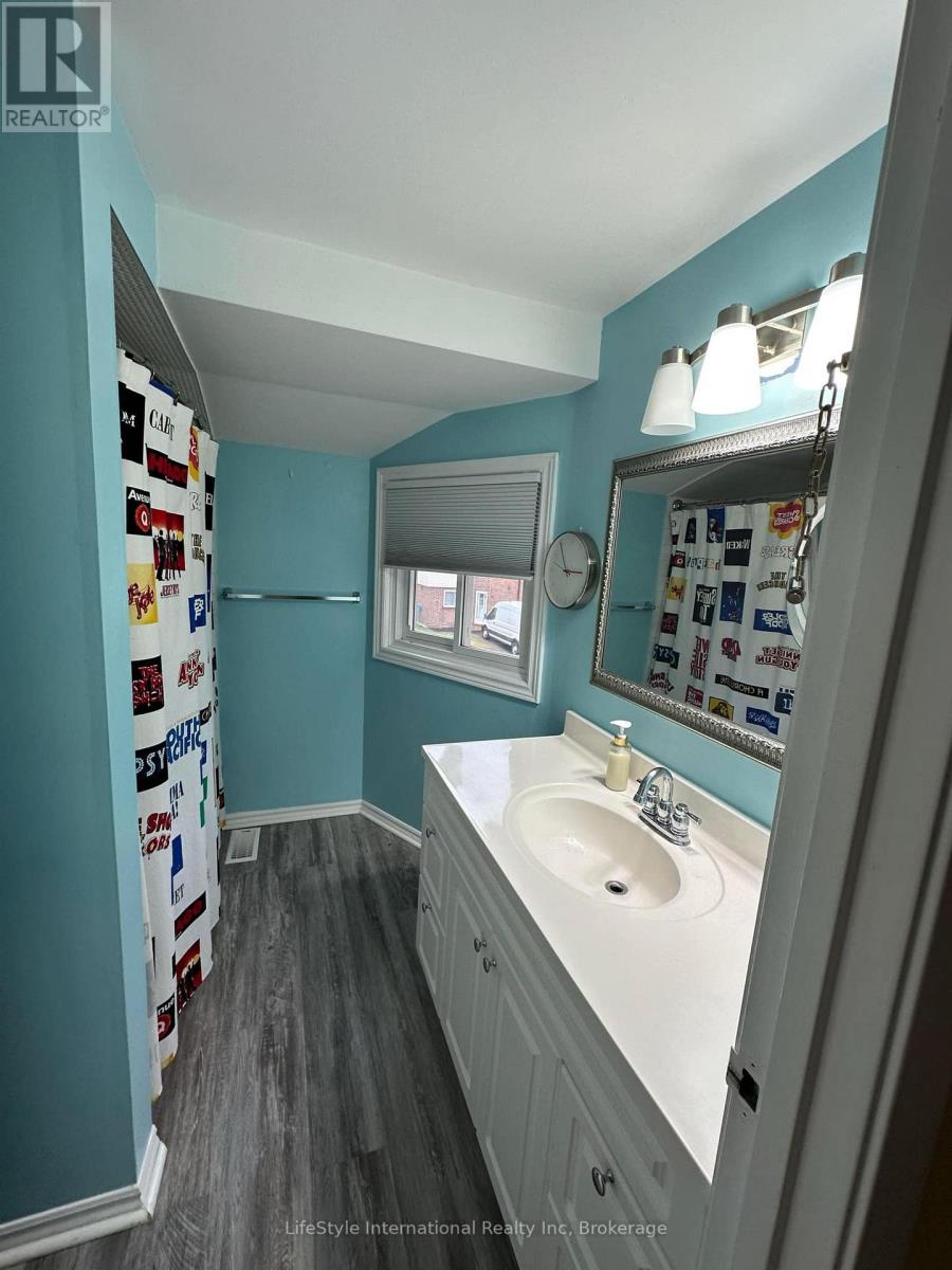 4 - 5982 Dunn Street Property Photo 15