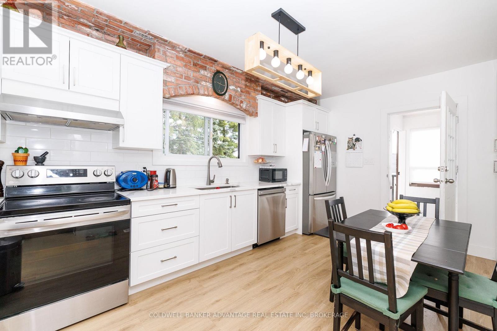 13/15 Duncan Street W Property Photo 8