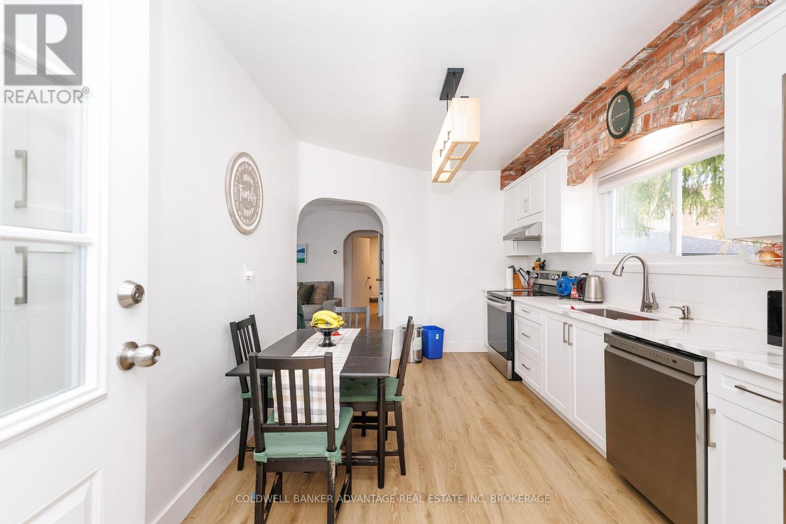 13/15 Duncan Street W Property Photo 9